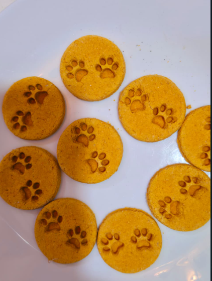 Carrot paws biscuits